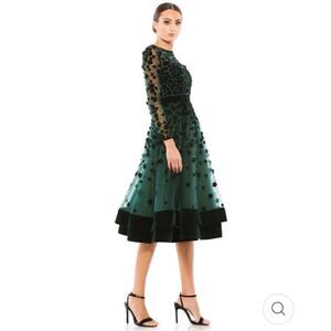 Mac Duggal Velvet floral cocktail dress size 12 emerald green  NWT style 67007